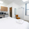 Отель Hucknall Short Stays, фото 3