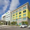 Отель Holiday Inn Express & Suites Doral - Miami в Дорале