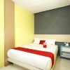 Отель RedDoorz Plus near Tunjungan Plaza 2, фото 3