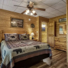 Отель Ern849- Sweet Escape - Great Location! Close To Action! 4 Bedroom Cabin by RedAwning, фото 1