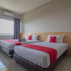Отель RedDoorz Premium @ Fafa Hills Resort Puncak, фото 4