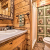 Отель Cozy & Rustic Cottage With Houghton Lake Access!, фото 5