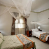 Отель The Crested Crane Bwindi Hotel, фото 3