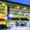 Отель Super 8 by Wyndham Inglewood/LAX/LA Airport в Инглвуде