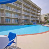 Отель Edgewater 507 Minium 3 Bedroom Condo by RedAwning, фото 11
