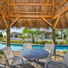 Отель Sun Kisses 5 Bed Private Pool, фото 10
