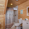 Отель Big Log Lodge 4 Bedroom House, фото 8