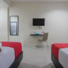 Отель Reddoorz Plus Near Syamsudin Noor Airport, фото 17