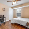 Отель Lasalle - 1A · Faubourg Delassize Gated Apartment!, фото 6