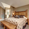 Отель Western Lodge-Style Home, фото 7