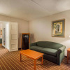 Отель Quality Inn & Suites at Tropicana Field, фото 5