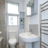 Отель Sleek 2BR flat in Hither Green, by Mountsfield Park, фото 7
