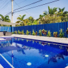 Отель Modern Spacious Home With Pool Jacuzzi, фото 15