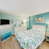 Отель Oceanfront Crescent Sands Beach W/ Pool 3 Bedroom Condo, фото 12