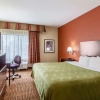 Отель Quality Inn & Suites Lawrence - University Area, фото 7