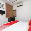Отель OYO 12780 New Hotel Rajwada, фото 3
