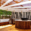 Отель Amazing Villa With Views, Fantastic Bbq Dining Large Pool Area, фото 19