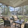 Отель Family Townhome: 1 Mi to Beach & Boardwalk, фото 15