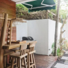 Отель Villa Tamarind - NY Loft style Town House, 5min walk to Echo Beach, фото 4