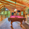 Отель Bear Necessities, 1 Bedroom, Sleeps 8, Pool Table, Arcade, WiFi, Pets, фото 14