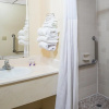 Отель Sunset Inn & Suites - Lincoln Airport, фото 7