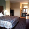 Отель Pearsall Inn & Suites, фото 3