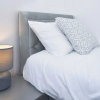 Отель Impeccable 3-bed House in Stoke-on-trent, фото 1