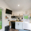 Отель Tiny Adventura Secluded Tiny Home: With Hot Tub Wi-fi 1 Bedroom Bungalow by Redawning, фото 5