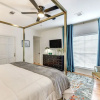 Отель Colorful Baton Rouge Home: Deck, Grill & Fire Pit, фото 7