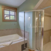 Отель Spacious Town Home, Short Walk to Lifts, Private Hot Tub - 144C by Redawning, фото 36