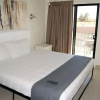 Отель 212-Fully Furnished 1BR Suite-Outdoor Pool! by RedAwning, фото 13