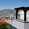 Отель Luxury Villa Rooftop Pool !avbl in Season, фото 1