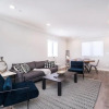 Отель Brand NEW Luxury Modern 3bdr Townhome In Silver Lake, фото 14