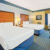 Отель La Quinta Inn & Suites Shawnee, фото 24