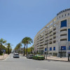 Отель Beachfron Puerto Banus, 2 bed apt Playas Del Duque, Free Wifiparking 3 Pools, фото 1