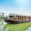 Отель OYO 23210 KHBO Diamond Sharing Houseboat, фото 15