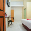 Отель OYO 1624 Panjang Jiwo Residence, фото 13