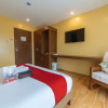 Отель RedDoorz Premium near Health Centrum Banica, фото 17