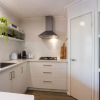 Отель Comfortable 3 BDR Family Home With Patio, фото 7