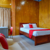 Отель RedDoorz @ Hotel Bravo Pantai Kamali Bau Bau, фото 19
