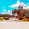Отель Suburban Studios Fort Myers Cape Coral в Форт-Майерсе