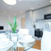 Отель Deluxe & Chic 1 & 2 Bed Apts near Heathrow, Legoland, & Windsor Slough, фото 16
