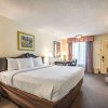 Отель Clarion Inn & Suites Central Clearwater Beach, фото 41