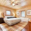 Отель Ashberry by Avantstay Large Cabin Surrounded in Pine Tree w/ River Views & Game Room, фото 3