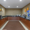 Отель Comfort Suites Southfield/Detroit, фото 32