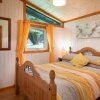 Отель "catkin Lodge set in a Beautiful 24 Acre Woodland Holiday Park" в Сенарт