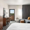 Отель La Quinta Inn & Suites by Wyndham San Luis Obispo Downtown, фото 7
