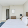 Отель Cozysuites 800 Tower 1BR w sky Pool gym 09, фото 5