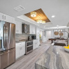 Отель Chic 8BR with Heated Pool & Waterview, фото 4