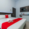 Отель RedDoorz Syariah Plus near Padang Luar Bukittinggi, фото 4